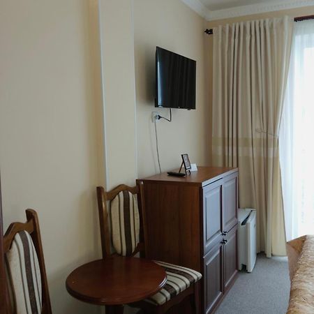Hotel Three Korony Skhidnytsia Esterno foto