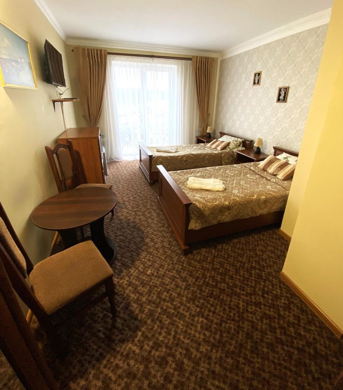Hotel Three Korony Skhidnytsia Esterno foto