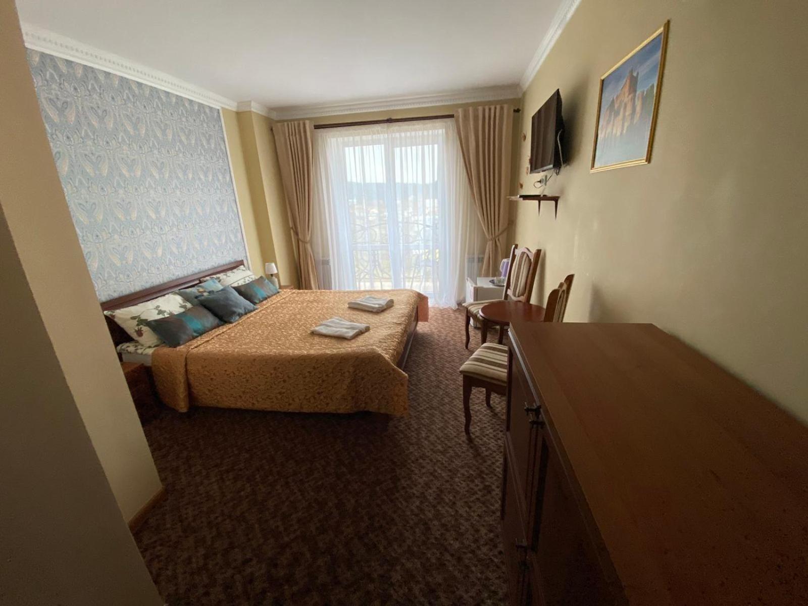 Hotel Three Korony Skhidnytsia Esterno foto