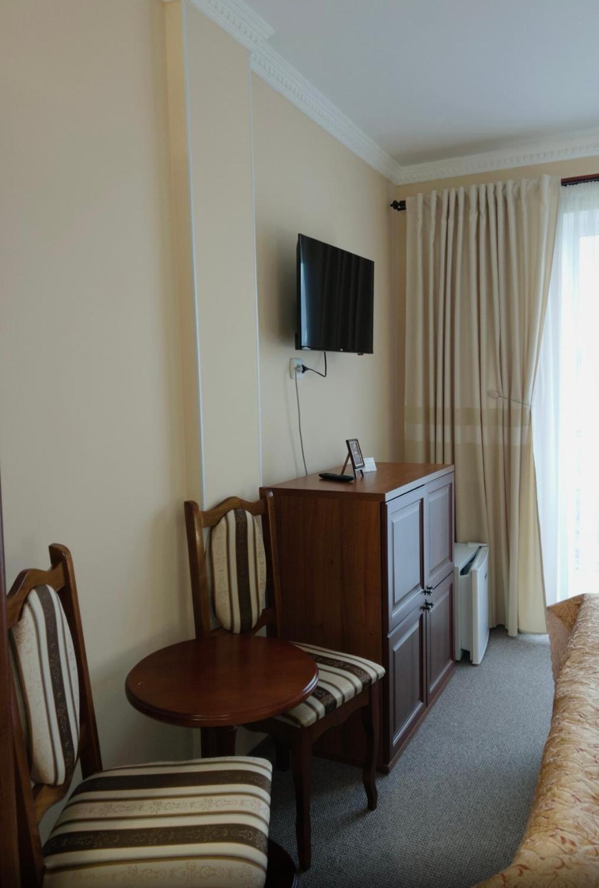 Hotel Three Korony Skhidnytsia Esterno foto