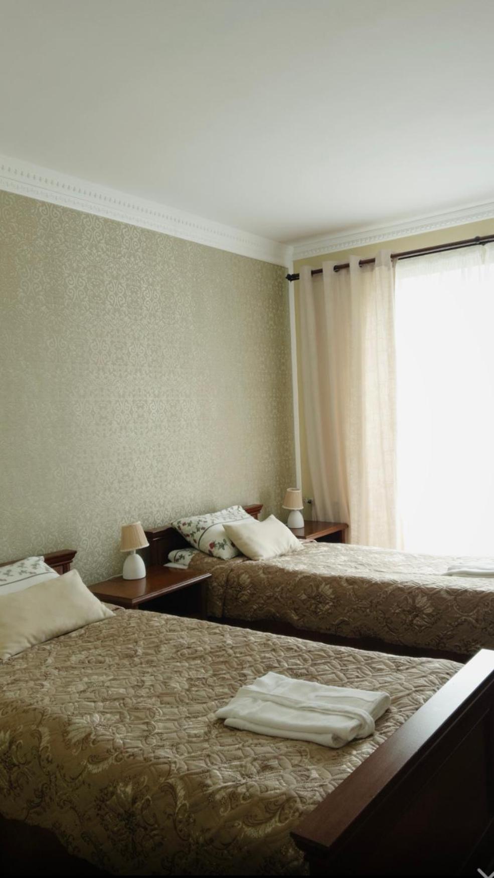 Hotel Three Korony Skhidnytsia Esterno foto
